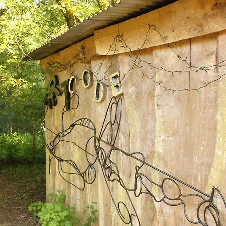 Maison Art Code - La Maison Autonome Szálloda Busserolles